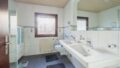 8. Badezimmer EG
